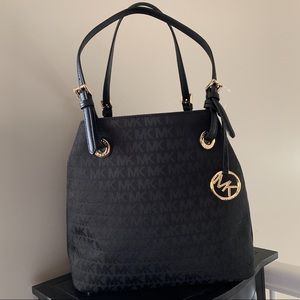 •NEW• Michael Kors Jet Set Grab Bag Tote